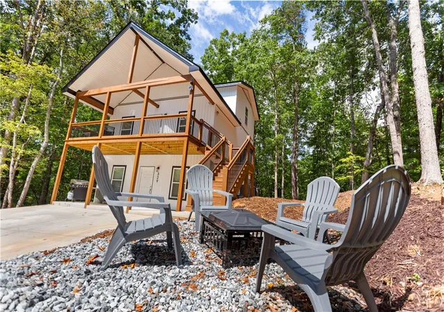 1st image of 329 Beech Dr, Westminster, SC 29693 | MLS# 20302073