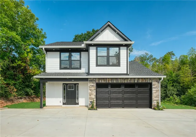 Photo 1 of Single family home for sale at 414 S Jefferson Ave, Anderson, SC 29624 | MLS# 20302099 | Listing updated on 2026-08-18