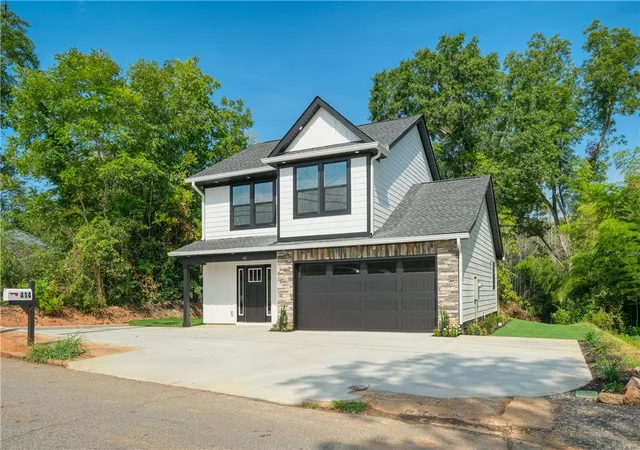 Photo 2 of Single family home for sale at 414 S Jefferson Ave, Anderson, SC 29624 | MLS# 20302099 | Listing updated on 2026-08-18