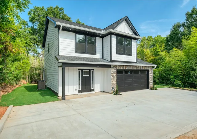 Photo 3 of Single family home for sale at 414 S Jefferson Ave, Anderson, SC 29624 | MLS# 20302099 | Listing updated on 2026-08-18