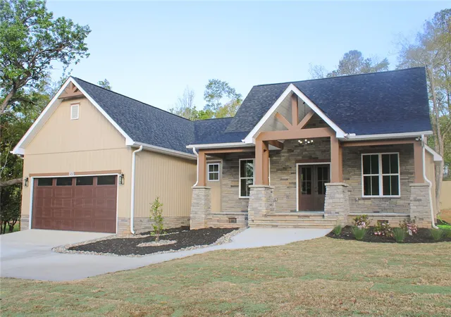 Photo 1 of Single family home for sale at 2515 N Highway 29, Anderson, SC 29621 | MLS# 20301939 | Listing updated on 2026-10-13