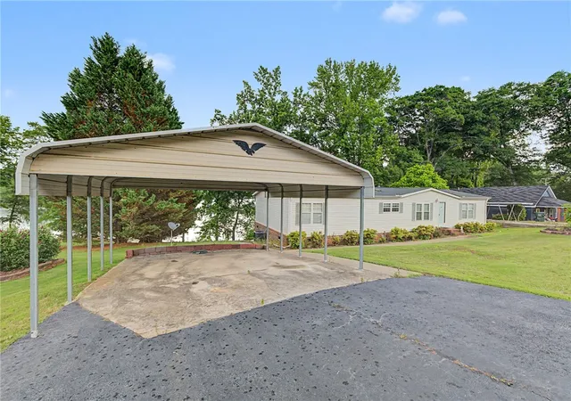 Photo 3 of Sale Pending at 1754 Memorial Dr Ext, Greer, SC 29651 | MLS# 20302208 | Listing updated on 2026-09-18