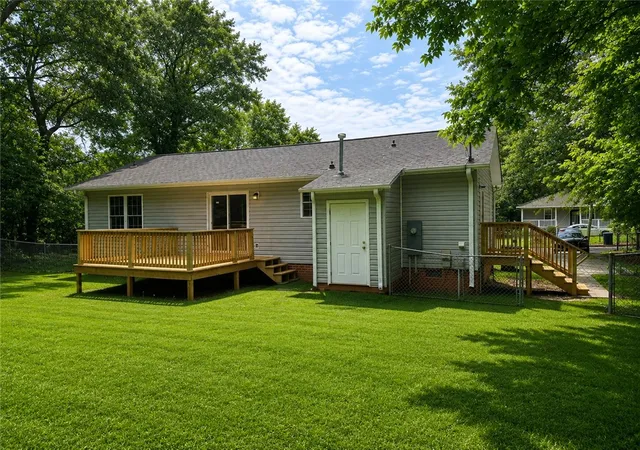 Photo 2 of Sale Pending at 212 I St, Anderson, SC 29625 | MLS# 20302257 | Listing updated on 2026-08-20