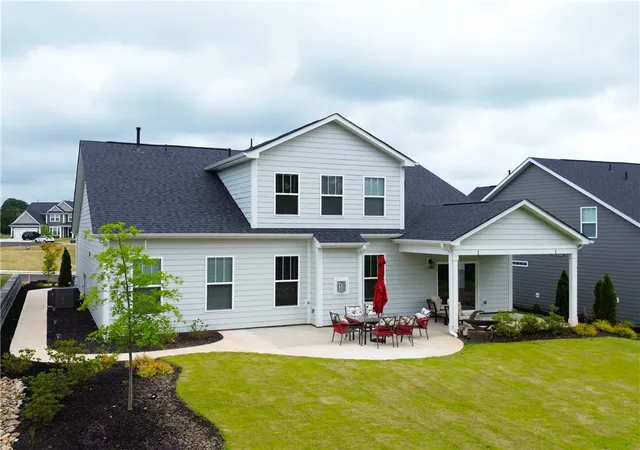 Photo 4 of Single family home for sale at 221 Summerall Ln, Seneca, SC 29678 | MLS# 20301730 | Listing updated on 2026-09-30