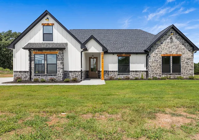 Photo 2 of Single family home for sale at 2816 Smith Mcgee Rd, Iva, SC 29655 | MLS# 20302315 | Listing updated on 2026-09-11