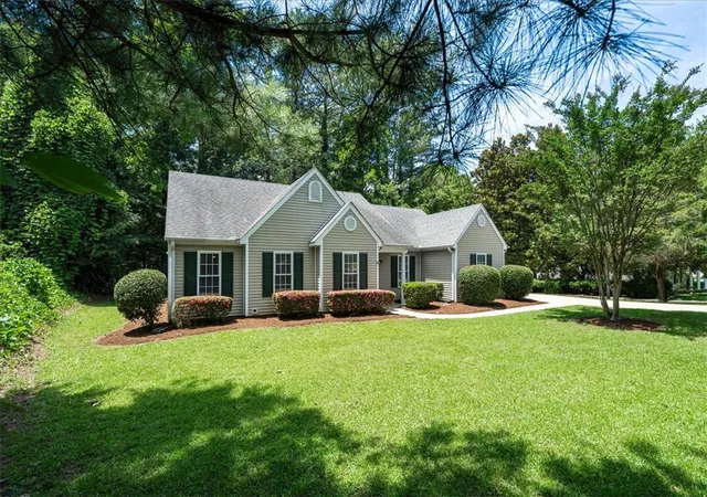 Photo 2 of Sale Pending at 212 Blue Ridge Dr, Clemson, SC 29631 | MLS# 20302534 | Listing updated on 2026-08-28