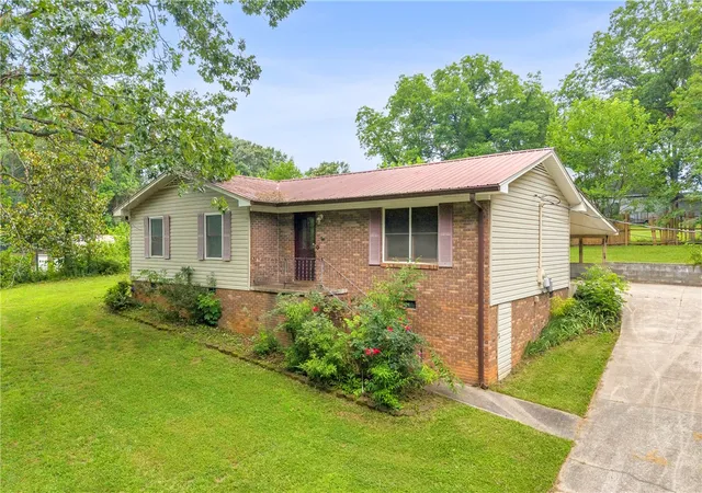 Photo 1 of Single family home for sale at 1064 S Greenwich Dr, Walhalla, SC 29691 | MLS# 20302327 | Listing updated on 2026-09-16