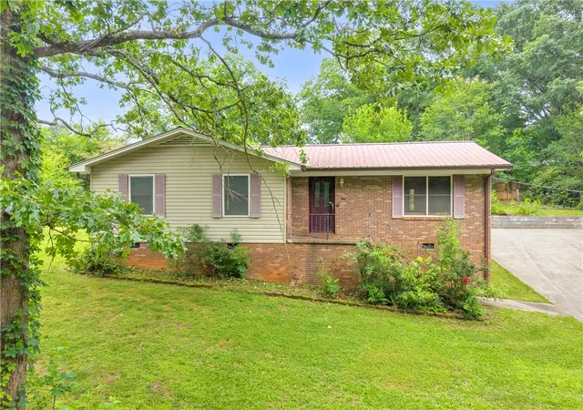 Photo 2 of Single family home for sale at 1064 S Greenwich Dr, Walhalla, SC 29691 | MLS# 20302327 | Listing updated on 2026-09-16