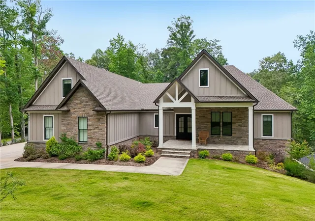 Photo 3 of Single family home for sale at 403 Old Shallowford Brg Rd, Sunset, SC 29685 | MLS# 20301936 | Listing updated on 2026-08-18