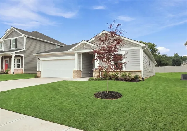 Photo 2 of Single family home for sale at 419 Ragland Ave, Greer, SC 29651 | MLS# 20302175 | Listing updated on 2026-09-06