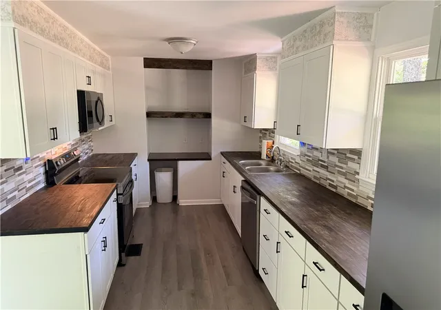 Photo 3 of Single family home for sale at 107 Sweetbriar Trl, Westminster, SC 29693 | MLS# 20302841 | Listing updated on 2026-09-14