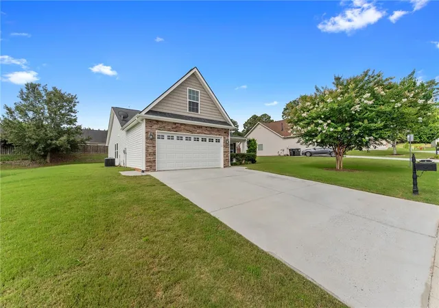 Photo 2 of Single family home for sale at 4 Citation Ct, Anderson, SC 29621 | MLS# 20302057 | Listing updated on 2026-09-18