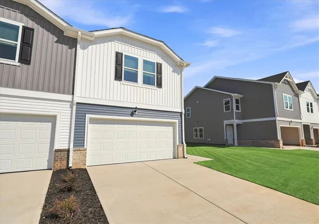 Photo 3 of Townhouse for sale at 439 Blissful Ct, Taylors, SC 29687 | MLS# 20302162 | Listing updated on 2026-09-16