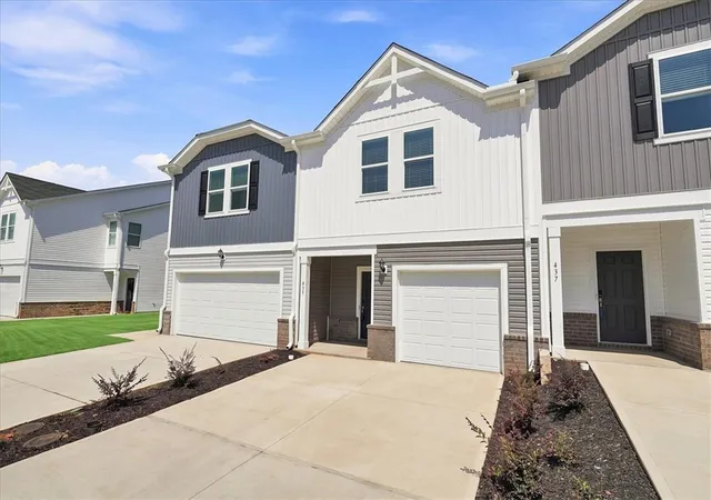 Photo 3 of Sale Pending at 435 Blissful Ct, Taylors, SC 29687 | MLS# 20302167 | Listing updated on 2026-08-25