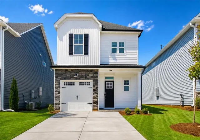 Photo 1 of Single family home for sale at 264 Brown Cir, Easley, SC 29642 | MLS# 20302959 | Listing updated on 2026-08-30