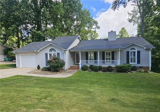Photo 1 of Single family home for sale at 803 Dillard Rd, Greer, SC 29650 | MLS# 20303009 | Listing updated on 2026-09-16