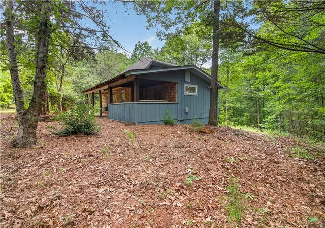 Photo 2 of Sale Pending at 130 Maggie Rufus Ln, Westminster, SC 29693 | MLS# 20303055 | Listing updated on 2026-09-04