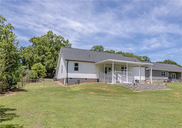 Photo 3 of Single family home for sale at 1719 Gerrard Rd, Anderson, SC 29625 | MLS# 20302865 | Listing updated on 2026-09-11
