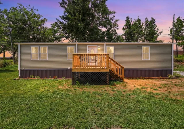 Photo 2 of Manufactured home for sale at 162 Crest Cir, Spartanburg, SC 29302 | MLS# 20303067 | Listing updated on 2026-08-21