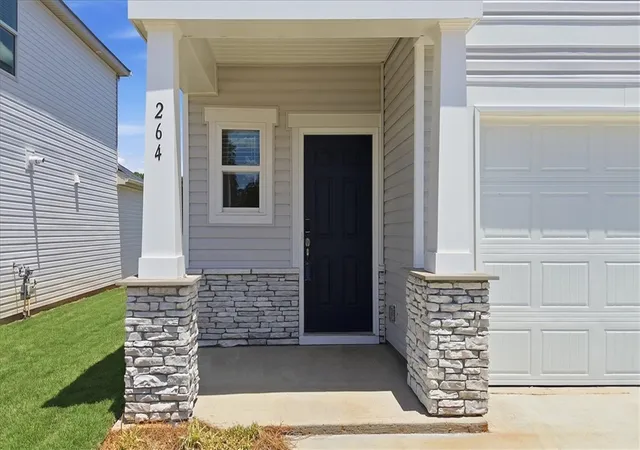 Photo 3 of Sale Pending at 264 Fair Cross Cir, Piedmont, SC 29673 | MLS# 20302270 | Listing updated on 2026-09-15