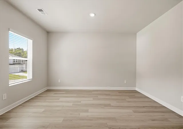 Photo 4 of Sale Pending at 206 Moretz Pl, Spartanburg, SC 29306 | MLS# 20302507 | Listing updated on 2026-08-17
