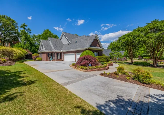 Photo 2 of Single family home for sale at 616 Shefwood Dr, Easley, SC 29642 | MLS# 20303090 | Listing updated on 2026-08-29
