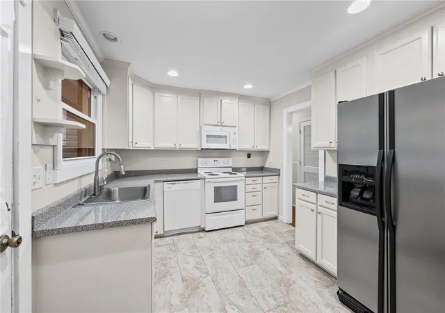 Photo 2 of Single family home for sale at 17 Eisenhower Dr, Greenville, SC 29607 | MLS# 20303099 | Listing updated on 2026-10-27