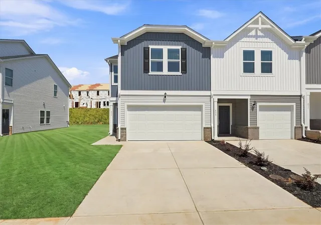 Photo 2 of Sale Pending at 433 Blissful Ct, Taylors, SC 29687 | MLS# 20302910 | Listing updated on 2026-09-06