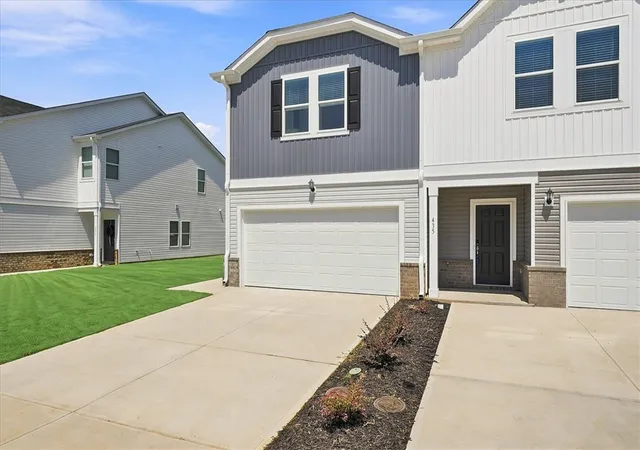 Photo 3 of Sale Pending at 433 Blissful Ct, Taylors, SC 29687 | MLS# 20302910 | Listing updated on 2026-09-06