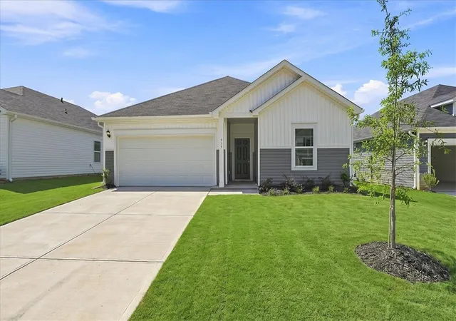 Photo 1 of Single family home for sale at 935 Rising Oak Ct, Spartanburg, SC 29301 | MLS# 20303173 | Listing updated on 2026-09-17