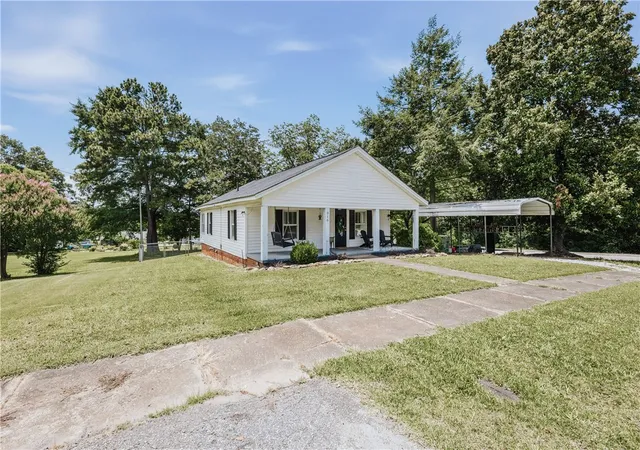 2nd image of 310 N Chestnut St, Seneca, SC 29678 | MLS# 20303258