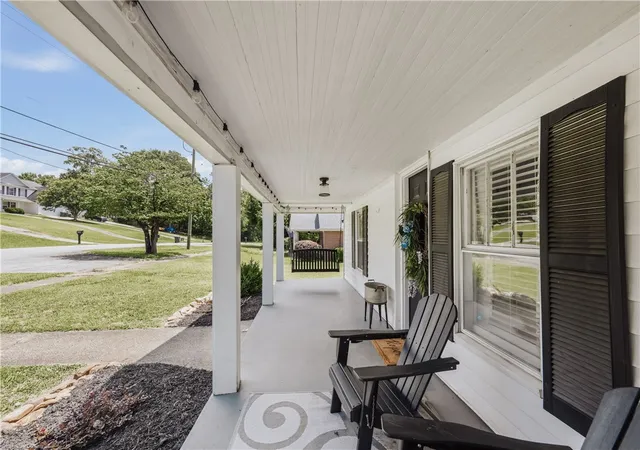 Photo 3 of Single family home for sale at 310 N Chestnut St, Seneca, SC 29678 | MLS# 20303258 | Listing updated on 2026-09-03
