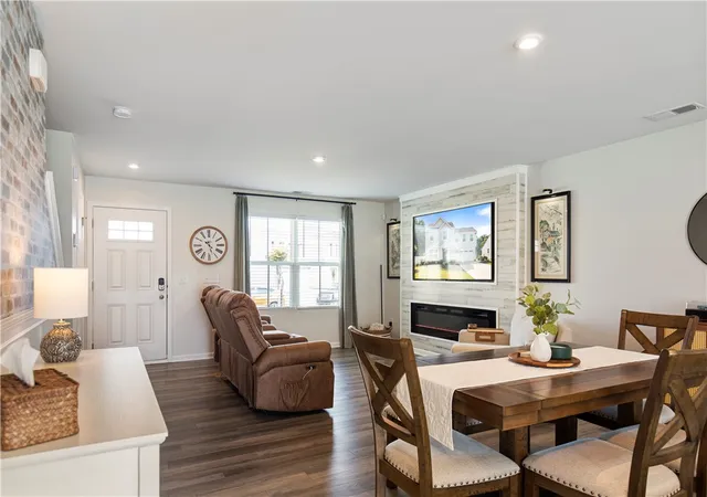 Photo 3 of Single family home for sale at 102 Bleckley Trl, Anderson, SC 29625 | MLS# 20303324 | Listing updated on 2026-09-19