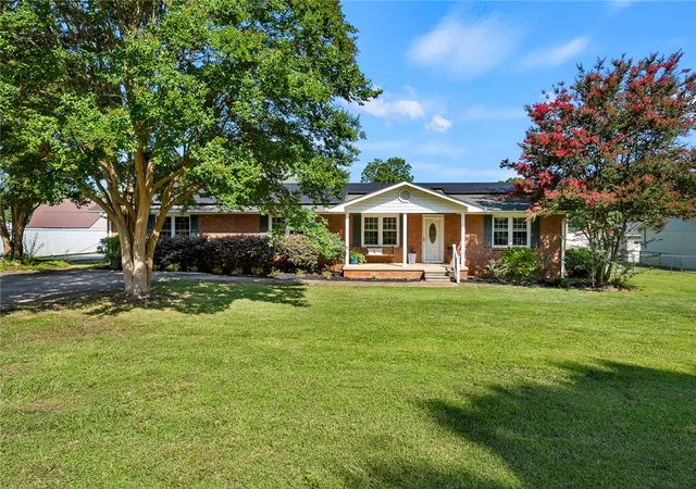 Photo 1 of Single family home for sale at 105 Lee Dr, Williamston, SC 29697 | MLS# 20303255 | Listing updated on 2026-09-22