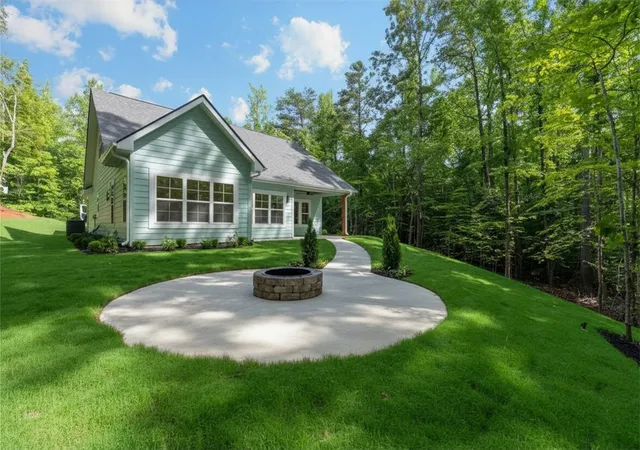 2nd image of 406 Point Rd, Westminster, SC 29693 | MLS# 20303464