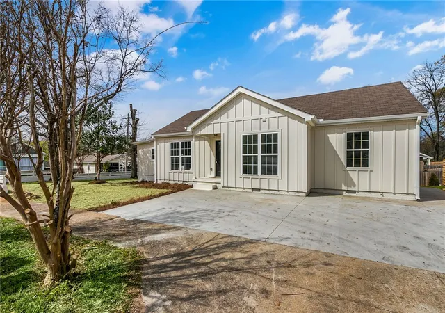 Photo 3 of Single family home for sale at 106 Otis St, Greenville, SC 29605 | MLS# 20303470 | Listing updated on 2026-08-29
