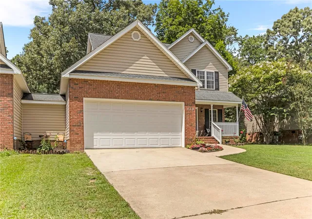 Photo 2 of Sale Pending at 139 Ashton Ln, Anderson, SC 29621 | MLS# 20303484 | Listing updated on 2026-09-08