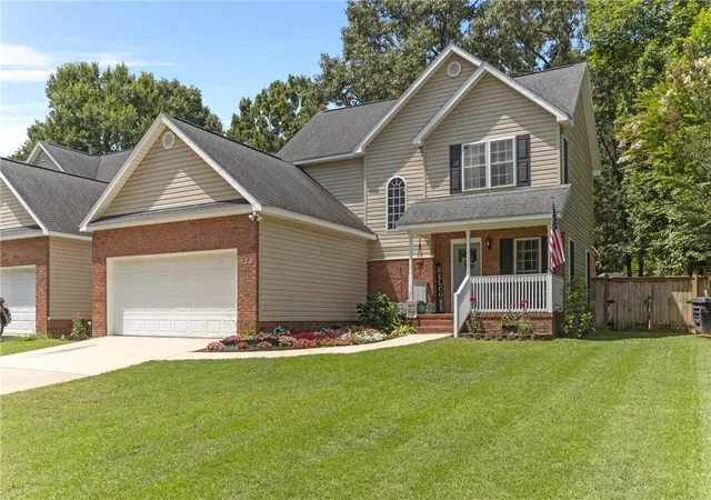 Photo 3 of Sale Pending at 139 Ashton Ln, Anderson, SC 29621 | MLS# 20303484 | Listing updated on 2026-09-08