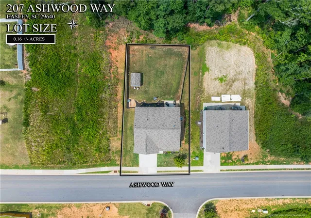 Photo 2 of Single family home for sale at 207 Ashwood Way, Easley, SC 29640 | MLS# 20303330 | Listing updated on 2026-08-24