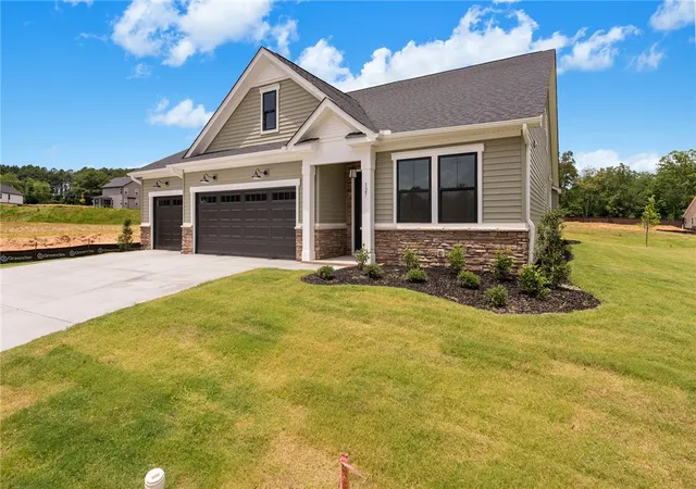 Photo 2 of Sale Pending at 127 Eagle Crk Dr, Central, SC 29630 | MLS# 20303458 | Listing updated on 2026-09-02