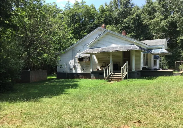 2nd image of 113 Hagood Dr, Seneca, SC 29678 | MLS# 20303591