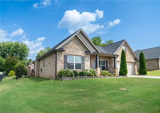 Photo 1 of Sale Pending at 328 E Story Bush Ln, Inman, SC 29349 | MLS# 20303675 | Listing updated on 2026-09-24
