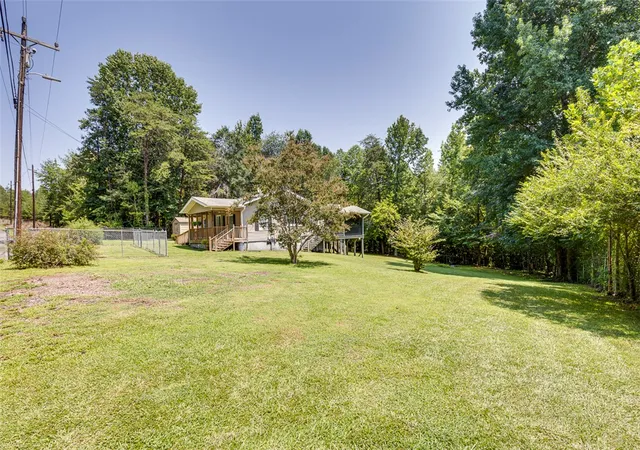 Photo 4 of Sale Pending at 520 Chestnut Ridge Rd, Marietta, SC 29661 | MLS# 20303681 | Listing updated on 2026-09-28