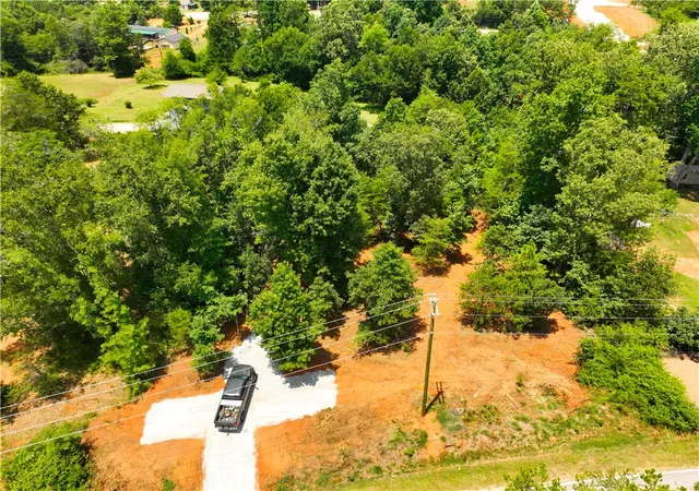Photo 3 of Sale Pending at 826 Joe Lewis Rd, Seneca, SC 29678 | MLS# 20303688 | Listing updated on 2026-09-17