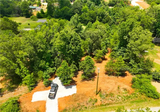 Photo 3 of Sale Pending at 826 Joe Lewis Rd, Seneca, SC 29678 | MLS# 20303688 | Listing updated on 2026-09-17