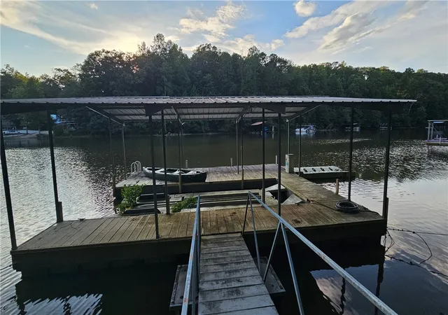 1st image of 147 W Waters Edge Ln, West Union, SC 29696 | MLS# 20303765