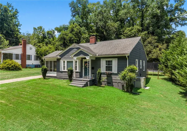 Photo 3 of Single family home for sale at 311 Woodland Dr, Belton, SC 29627 | MLS# 20303767 | Listing updated on 2026-09-10