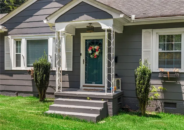 Photo 3 of Single family home for sale at 311 Woodland Dr, Belton, SC 29627 | MLS# 20303767 | Listing updated on 2026-09-10