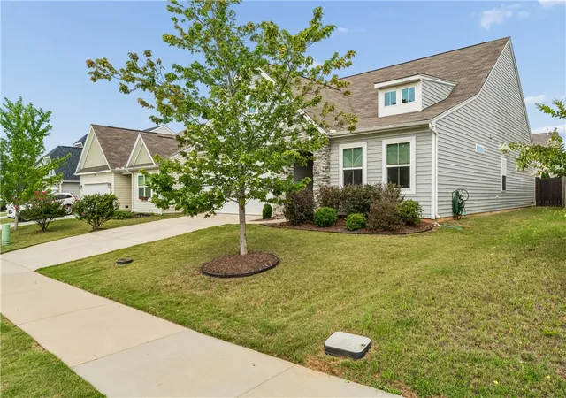 Photo 3 of Single family home for sale at 629 Pollyanna Dr, Greenville, SC 29605 | MLS# 20303648 | Listing updated on 2026-09-05