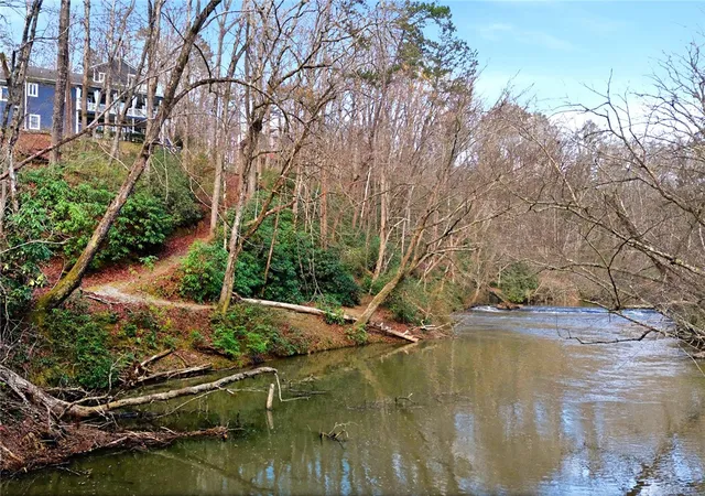 Photo 2 of Single family home for sale at 320 Holly Ln, Walhalla, SC 29691 | MLS# 20303779 | Listing updated on 2026-09-14